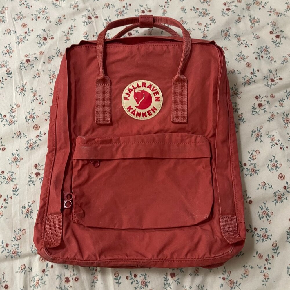 Fjallraven classic Kanken backpack, Rowan red, One Size